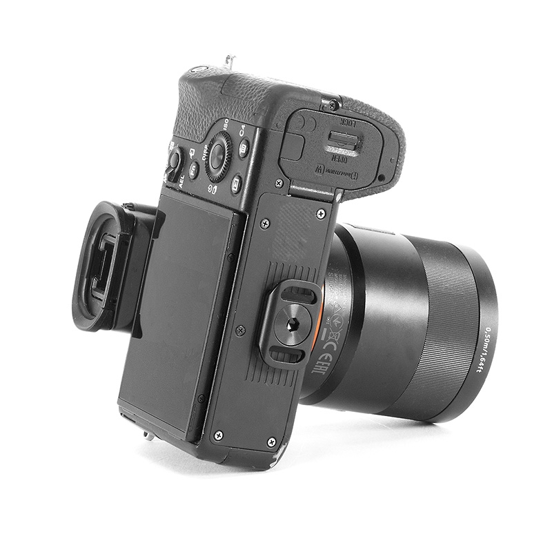 Peak Design Leash Black – Multifunctional camera strap for mirrorless cameras, entry-level DSLRs, etc.