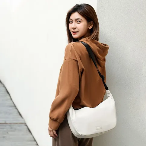 Ulanzi HMN1 Crossbody Bag Light Gray – Kompakte Kameratasche für Systemkamera und Zubehör