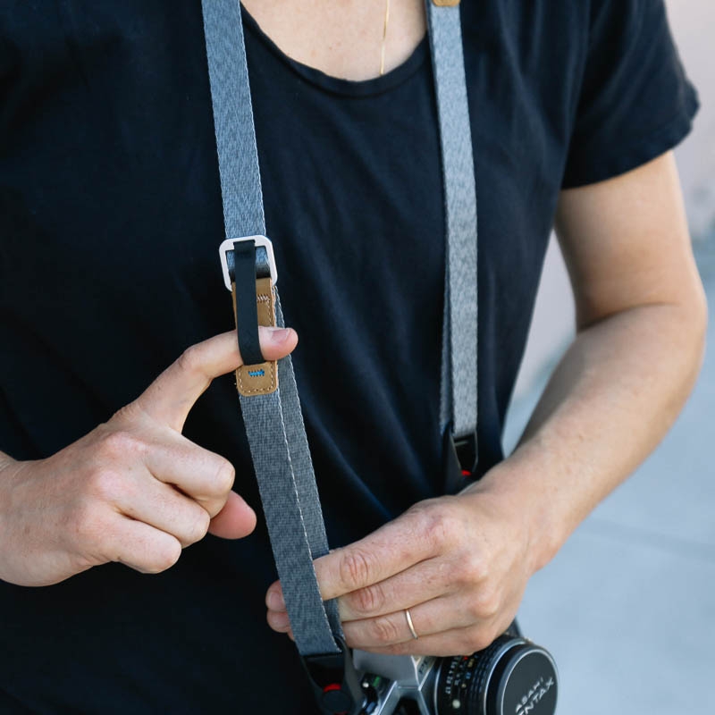 Peak Design Leash Ash – Multifunctional camera strap for mirrorless cameras, entry-level DSLRs, etc.