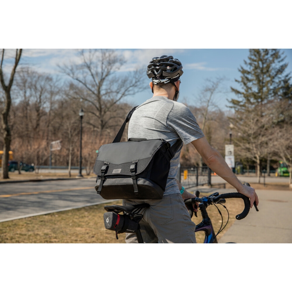 Tenba DNA 13 DSLR Messenger Tasche blau