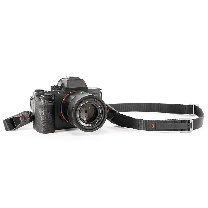 Peak Design Leash Black – Multifunctional camera strap for mirrorless cameras, entry-level DSLRs, etc.