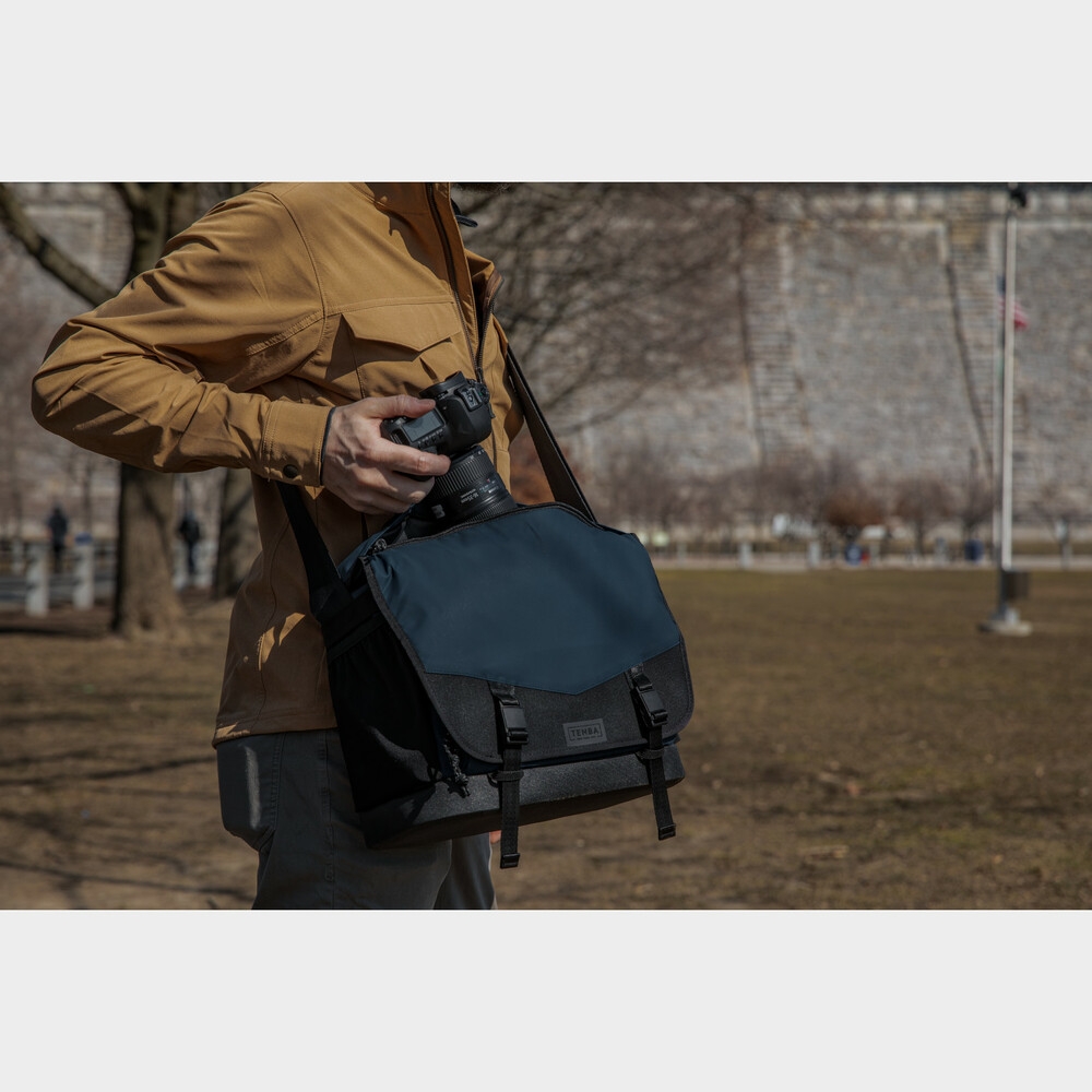 Tenba DNA 13 DSLR Messenger Tasche blau