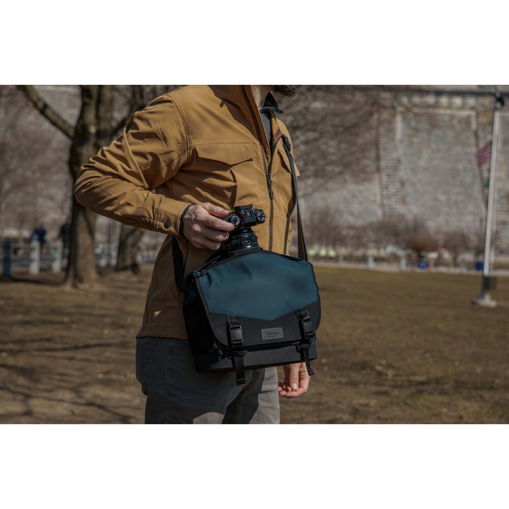 Tenba DNA 9 Slim Messenger Tasche blau
