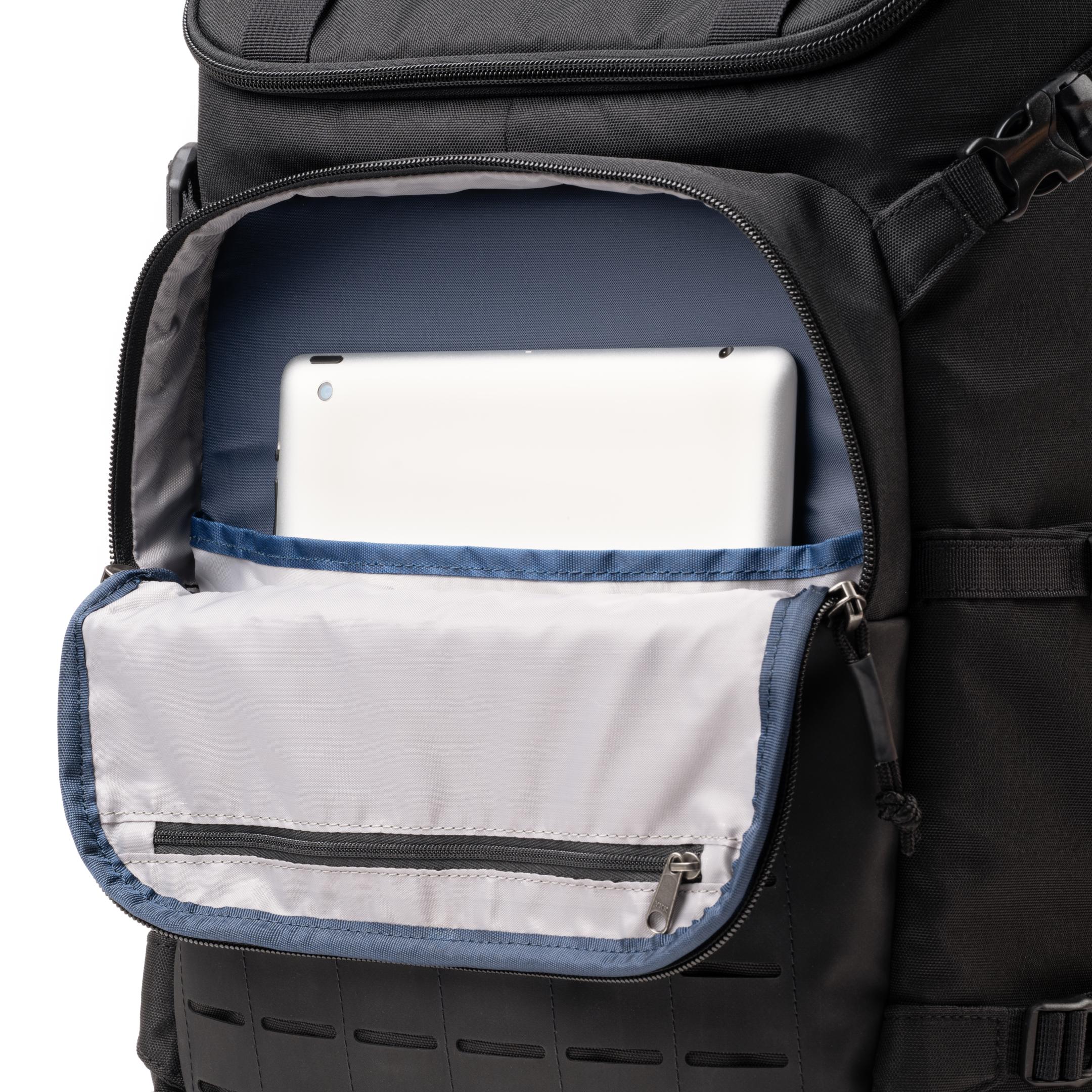 Think Tank Darklight Backpack 20l - Black