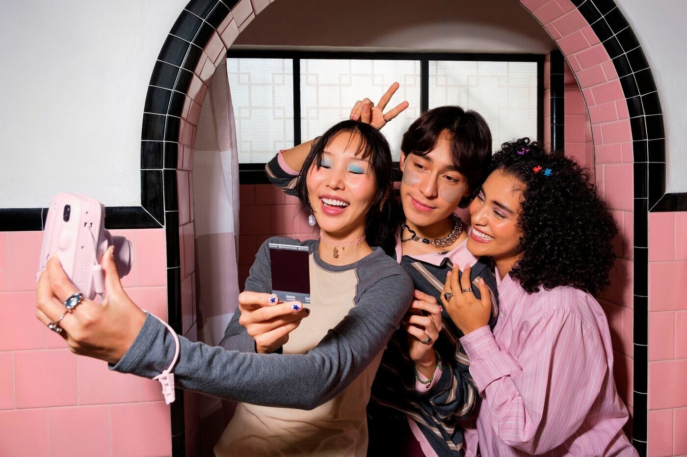 FUJIFILM instax mini 13 Clay White – Sofortbildkamera