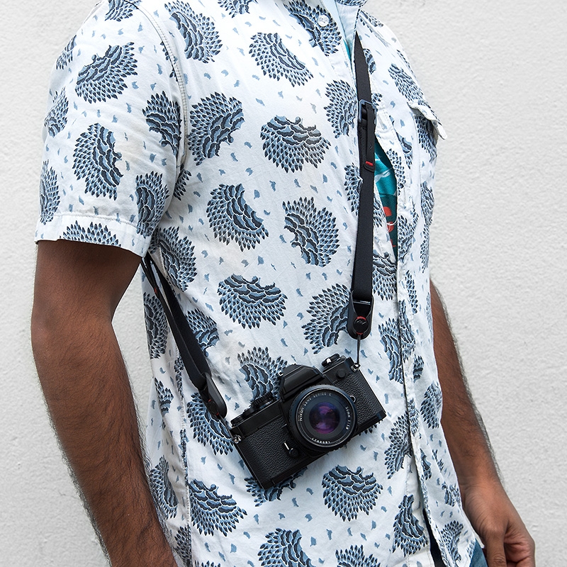 Peak Design Leash Black – Multifunctional camera strap for mirrorless cameras, entry-level DSLRs, etc.