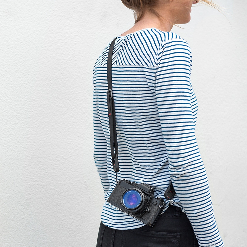 Peak Design Leash Black – Multifunctional camera strap for mirrorless cameras, entry-level DSLRs, etc.