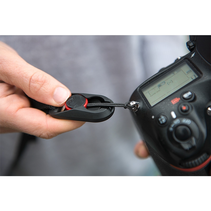 Peak Design Micro Anchor 4x anchor loop, black and red – e.g. for the Leash, Cuff, Slide, Slide Lite or Clutch