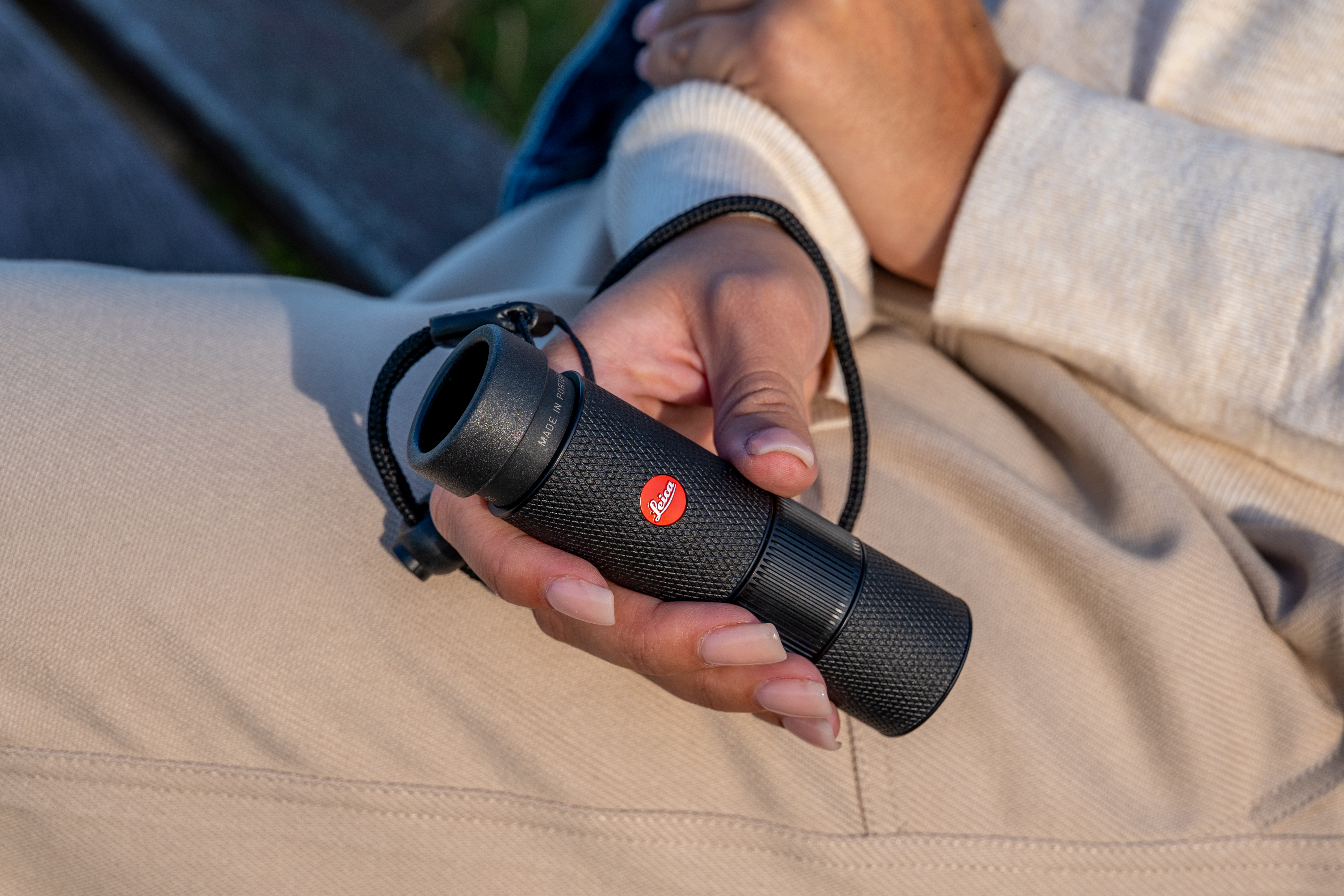LEICA Monovid 8x25 (schwarz, beledert) inkl. Premium Reinigungsset