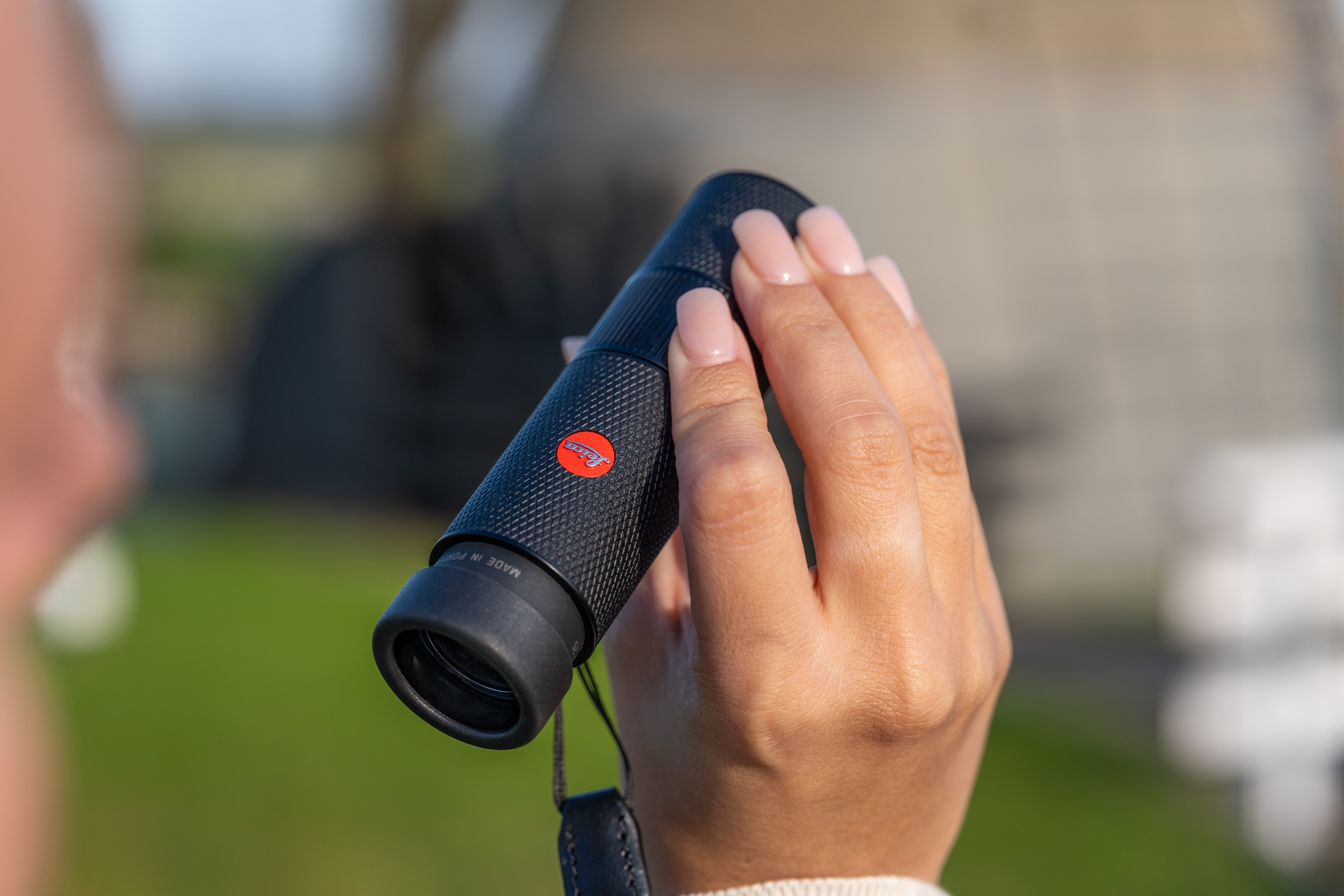 LEICA Monovid 8x25 (schwarz, beledert) inkl. Premium Reinigungsset