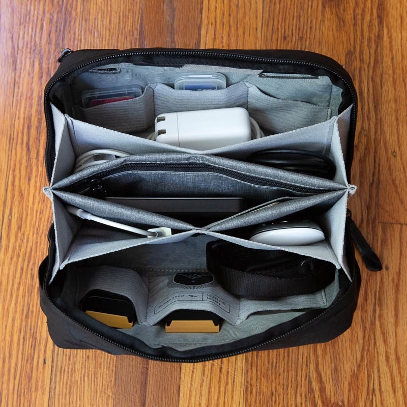 Peak Design Tech Pouch - Black (Schwarz) - Organizer-Tasche für Smartphones, Kabel etc.