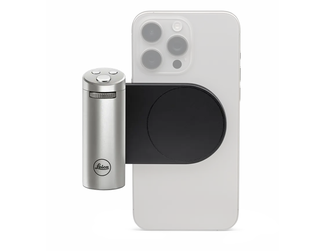 Silver Leica Lux Grip front hoch mit Iphone dummy auf weißem Hintergrund