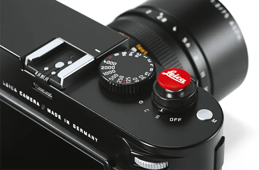 Leica SL3 body (including a free BP-SCL6 spare battery)