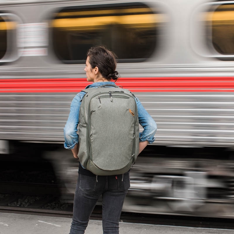 Peak Design Travel Backpack 45L Reise- und Fotorucksack - Sage (Salbeigrün)