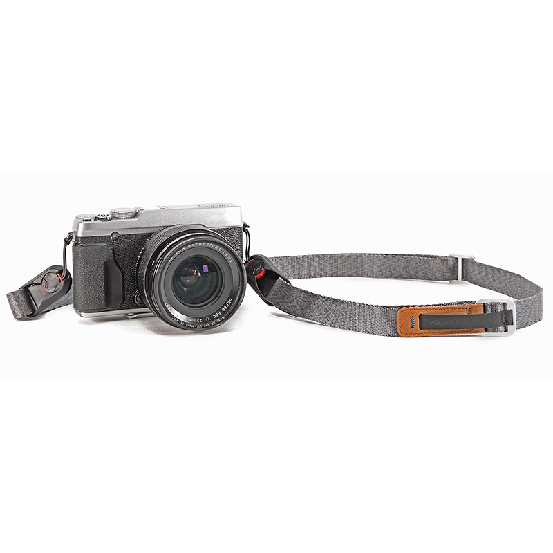 Peak Design Leash Ash – Multifunctional camera strap for mirrorless cameras, entry-level DSLRs, etc.