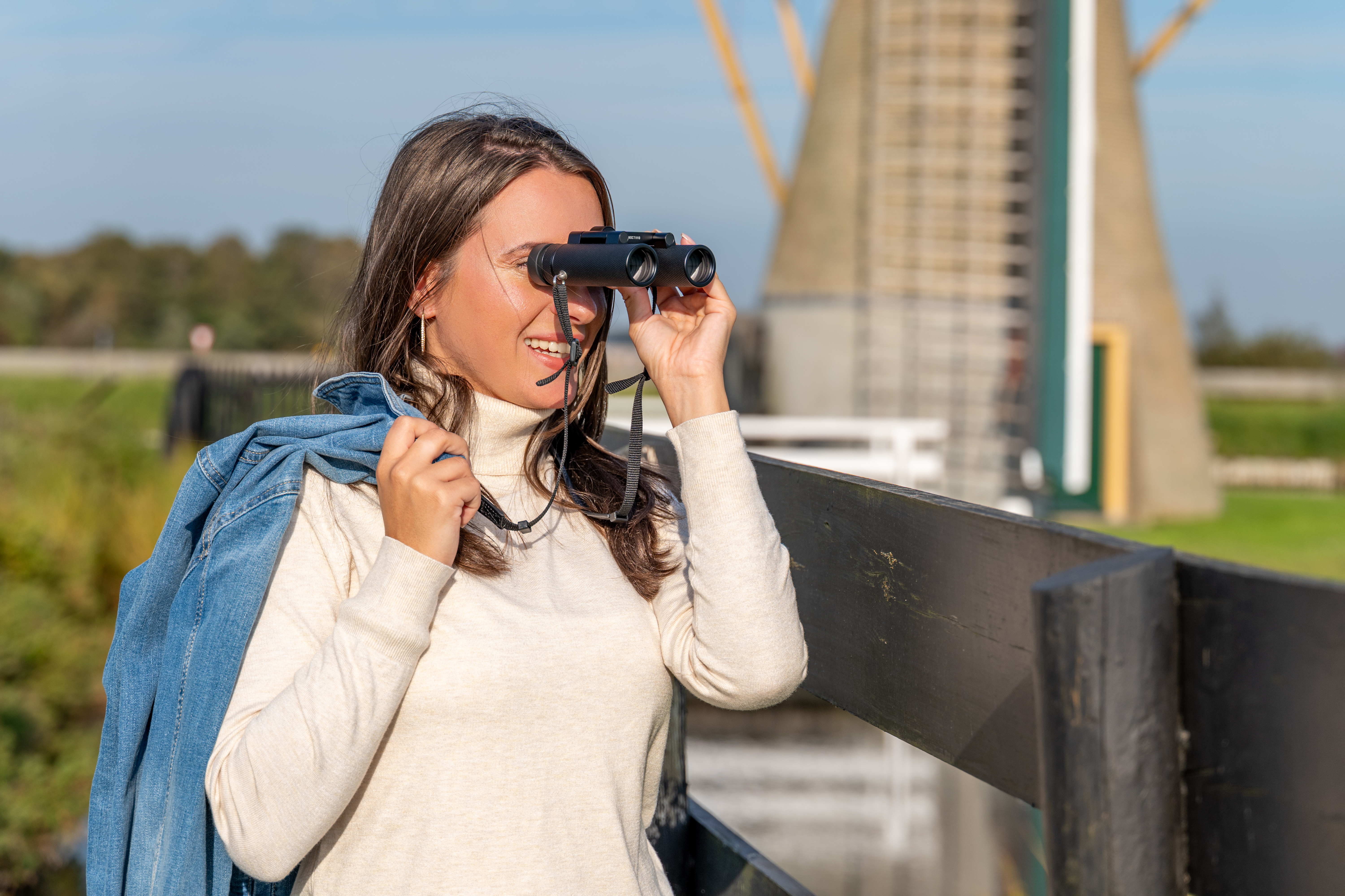 LEICA NOCTIVID COMPACT 8x25 (schwarz, gummiert)  Demo-Modell, neuwertig